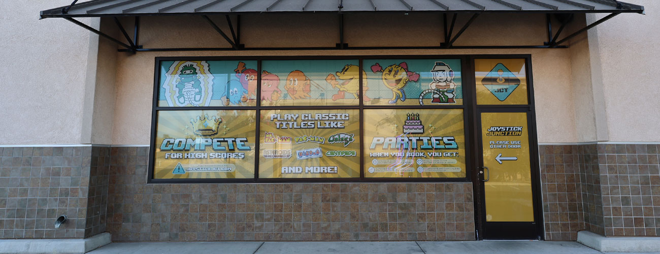 Side view from the outside of the arcade